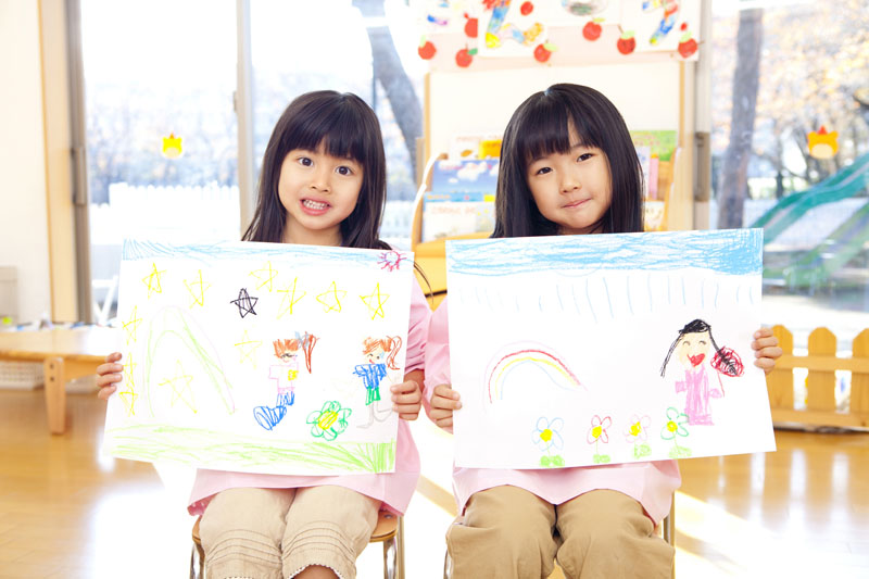 徳島大学職員及び学生の子ども、地域の子どものための保育園です。